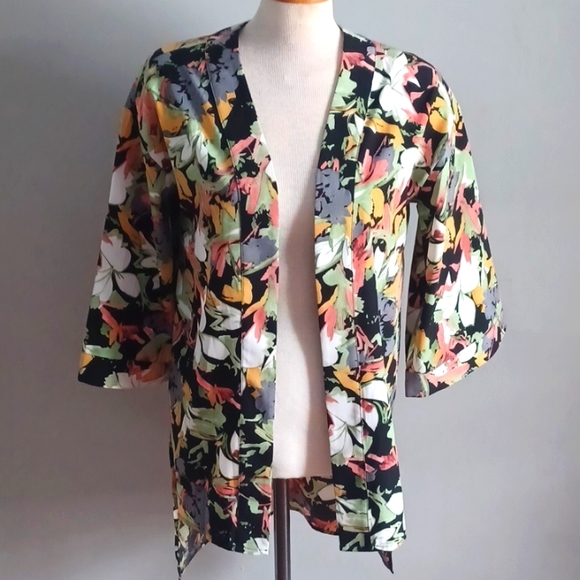 Pink Martini Flutter Kimono Size XS - Picture 3 of 11